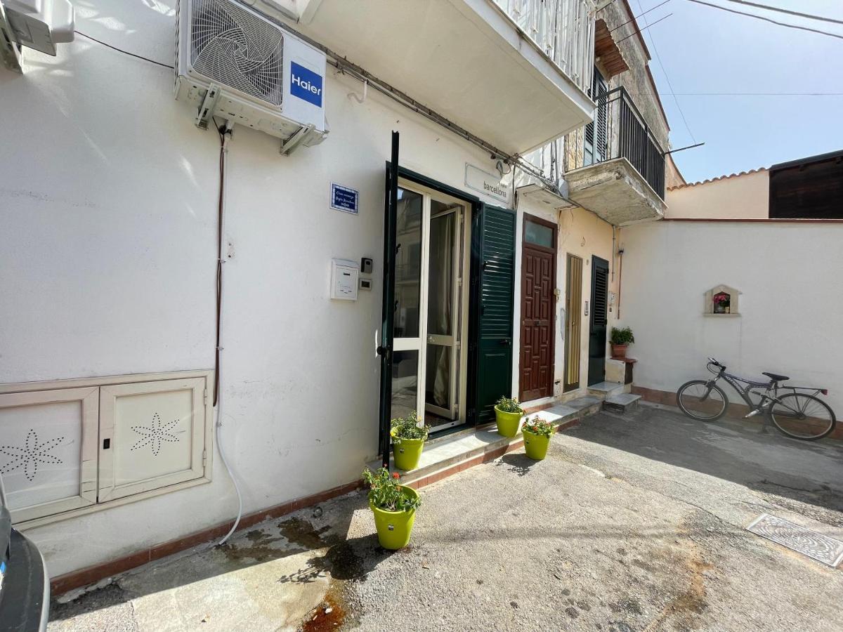 Casa Vacanze Baglio Barcellona Mondello パレルモ エクステリア 写真